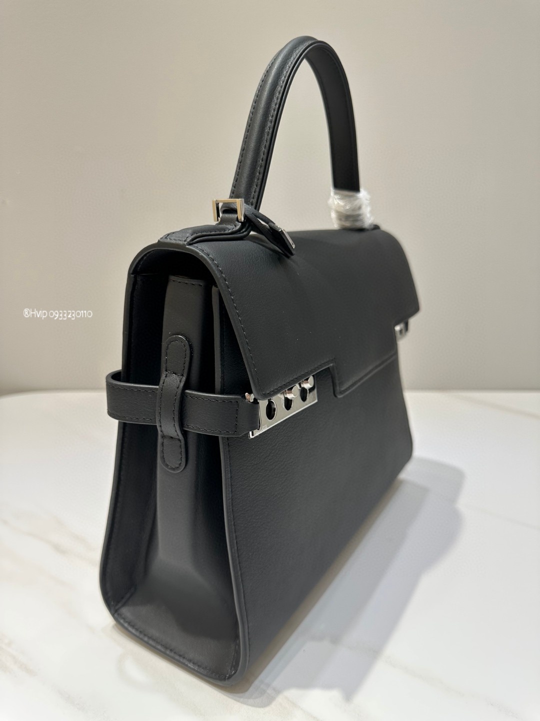 Delvaux Tempête MM in Silky Calf AA0611BQS099ZDO black PHW