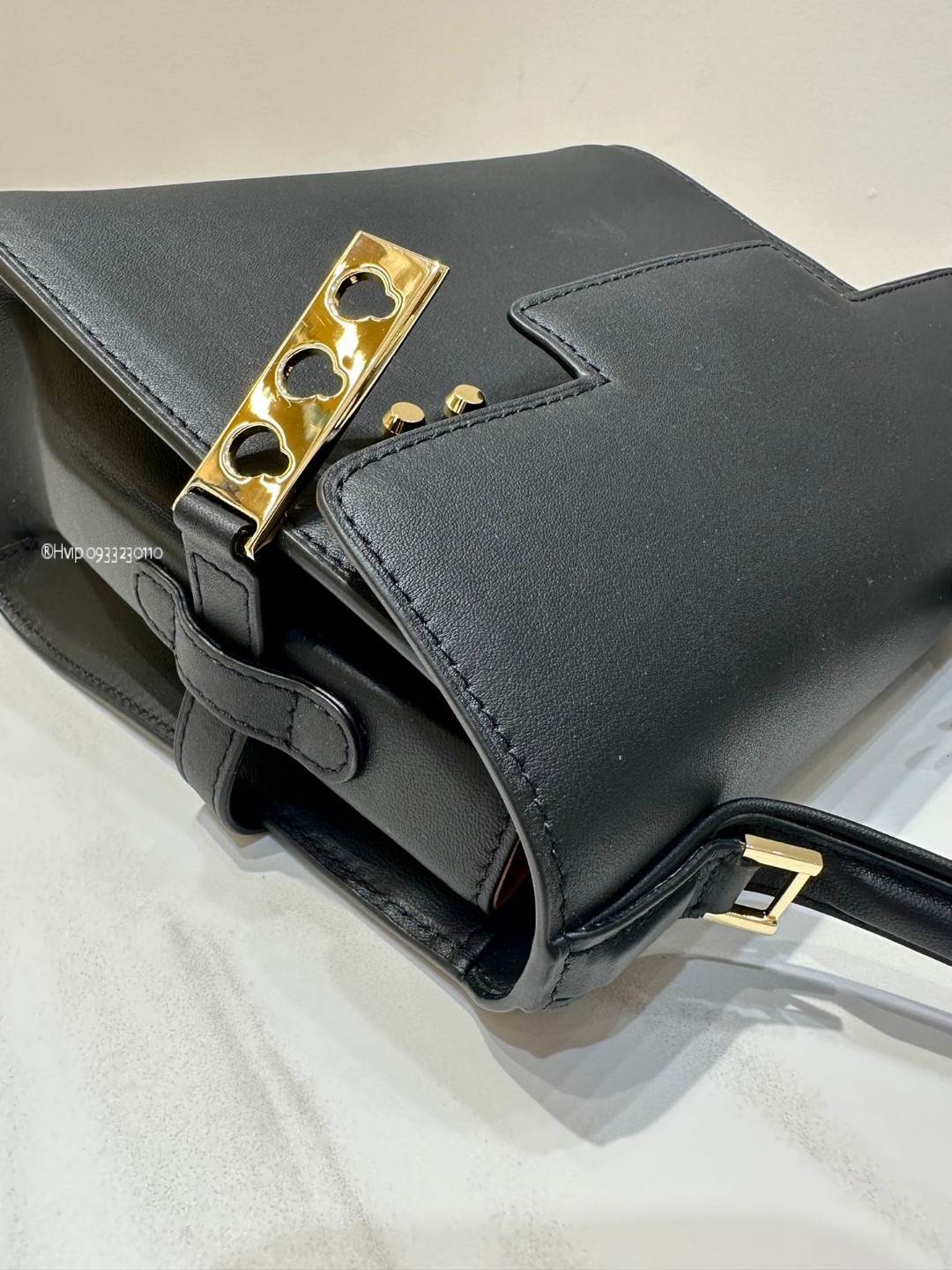 Delvaux Tempête PM in Silky Calf AA0612BQS099ZDO black GHW