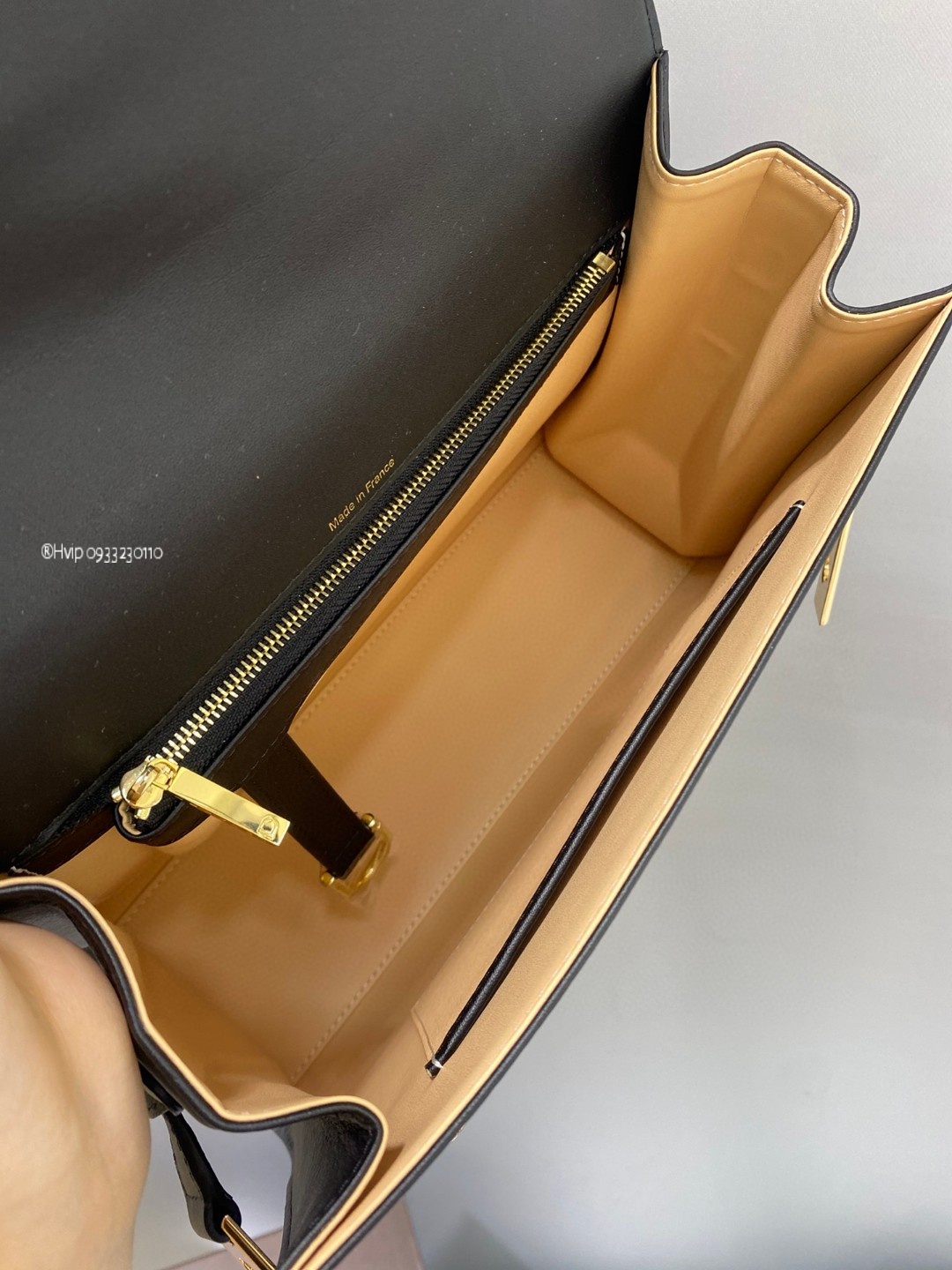 Delvaux Tempête MM in Silky Calf AA0611BQS099ZDO black GHW