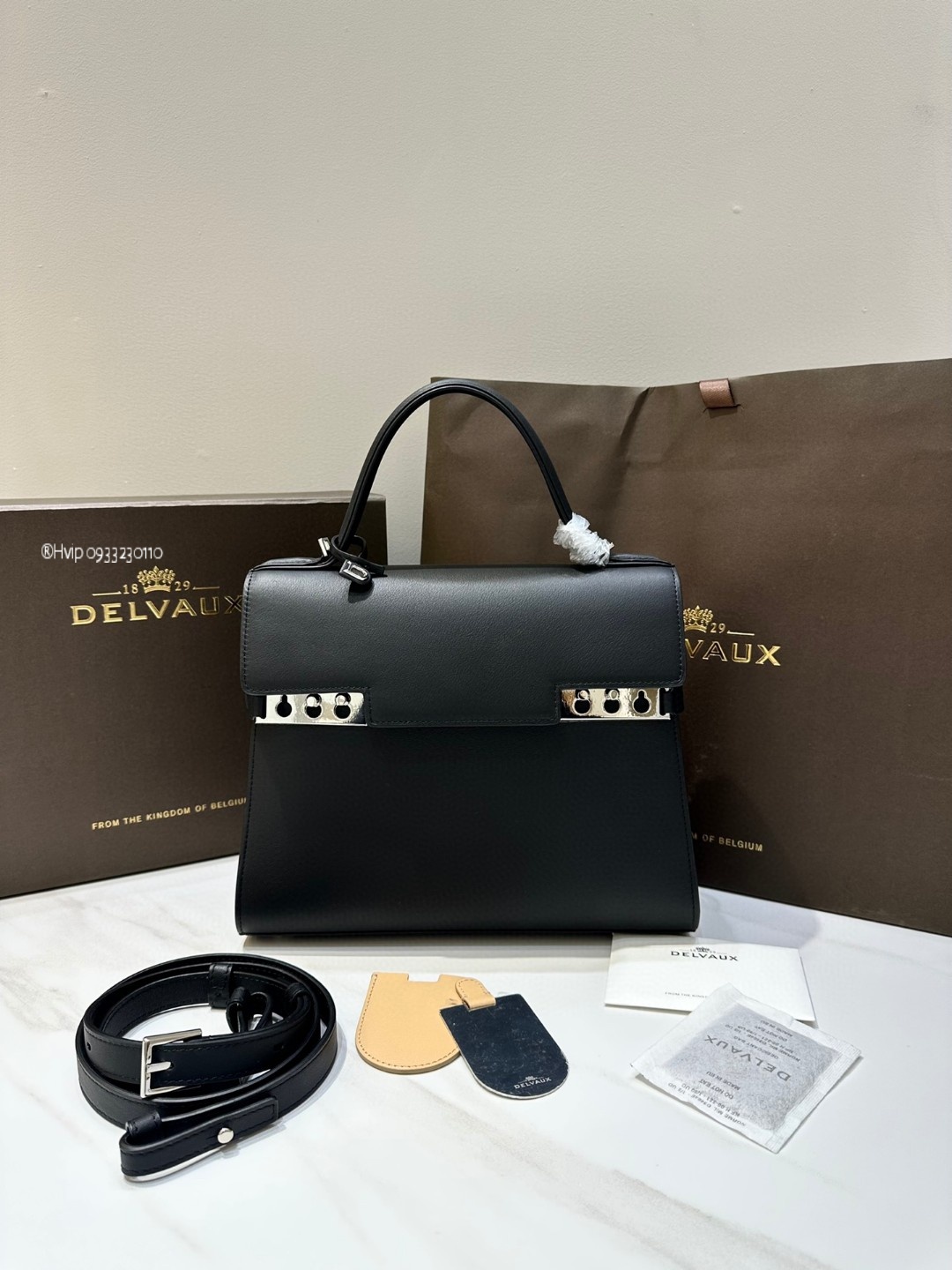 Delvaux Tempête MM in Silky Calf AA0611BQS099ZDO black PHW