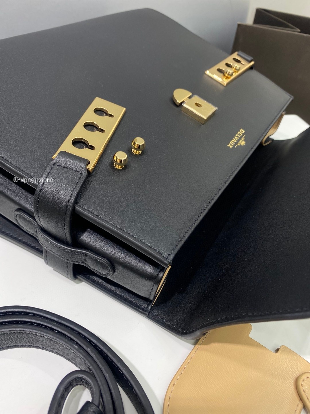 Delvaux Tempête MM in Silky Calf AA0611BQS099ZDO black GHW