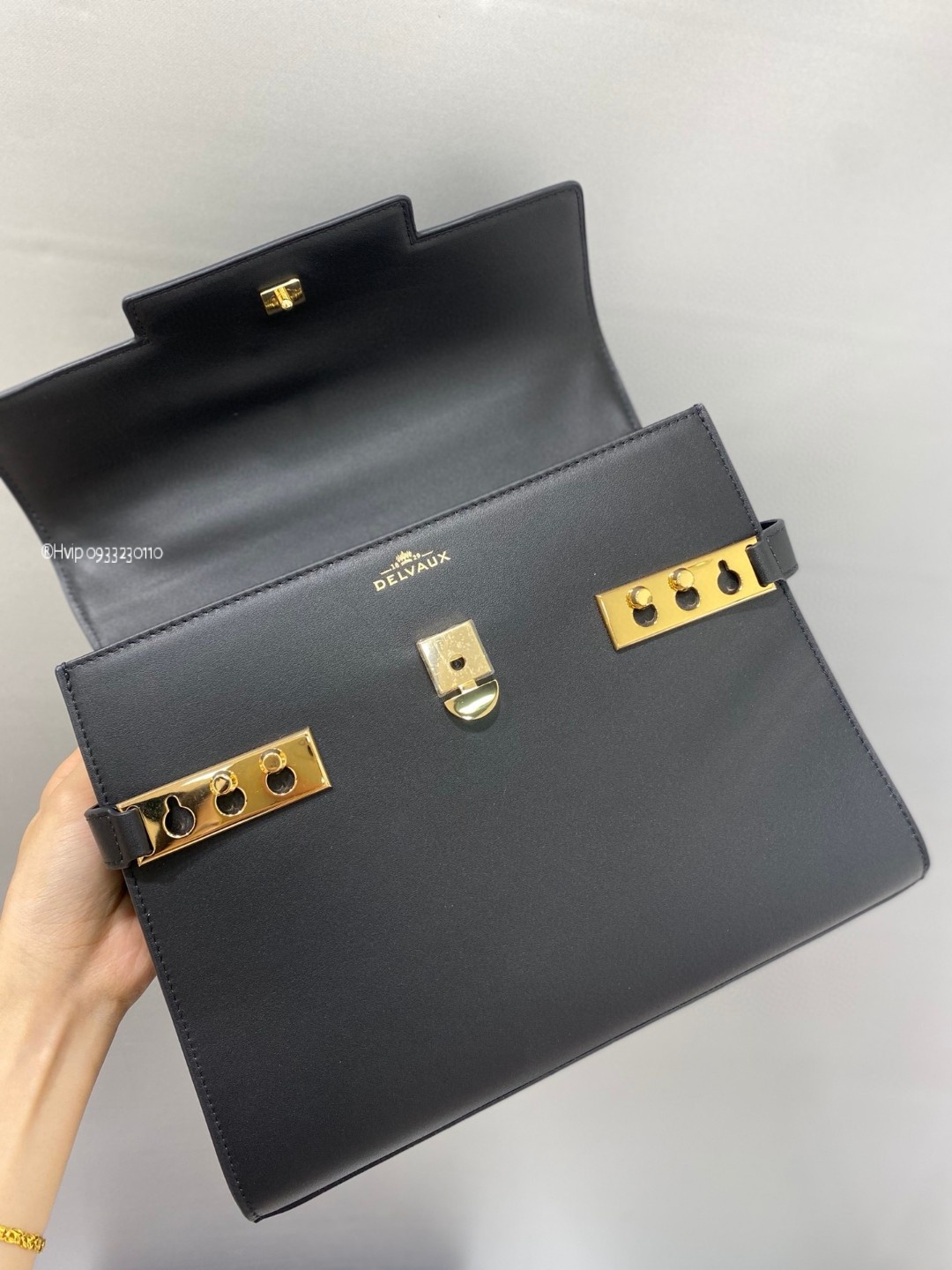 Delvaux Tempête MM in Silky Calf AA0611BQS099ZDO black GHW