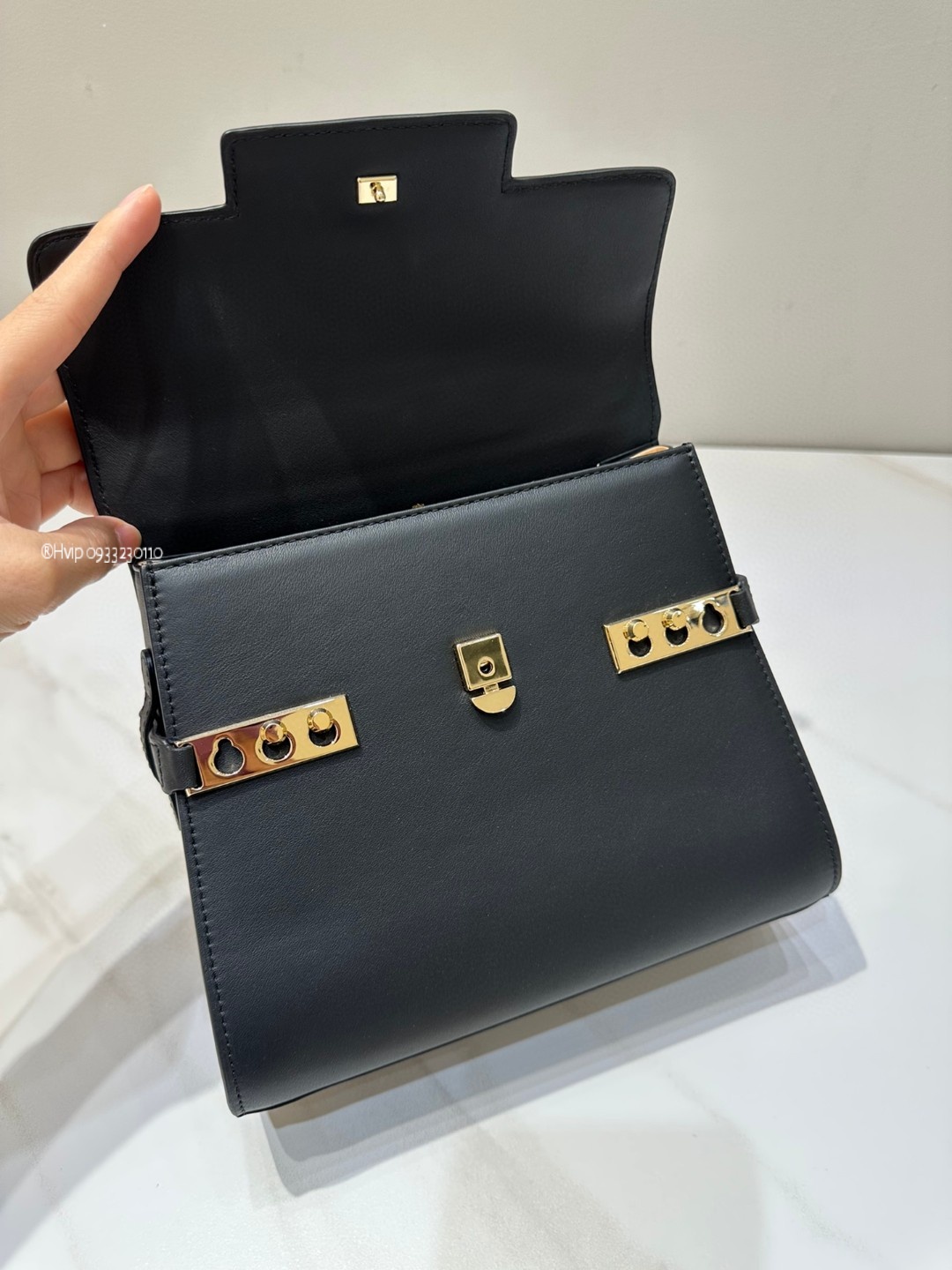 Delvaux Tempête PM in Silky Calf AA0612BQS099ZDO black GHW