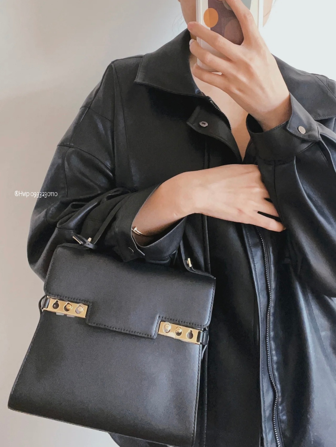 Delvaux Tempête PM in Silky Calf AA0612BQS099ZDO black GHW