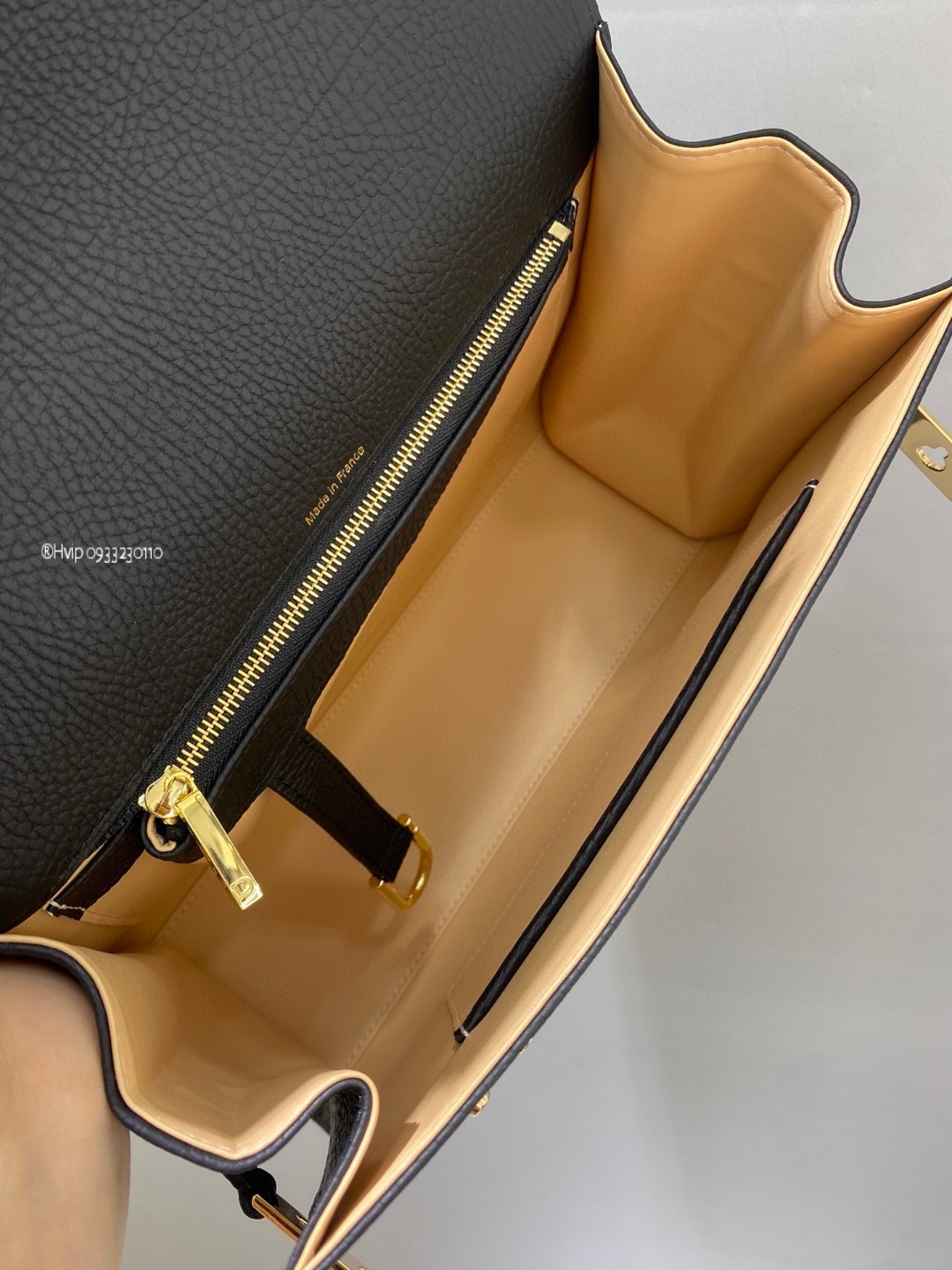 Copy of Delvaux Tempête MM in Crispy Calf AA0611AMF black GHW