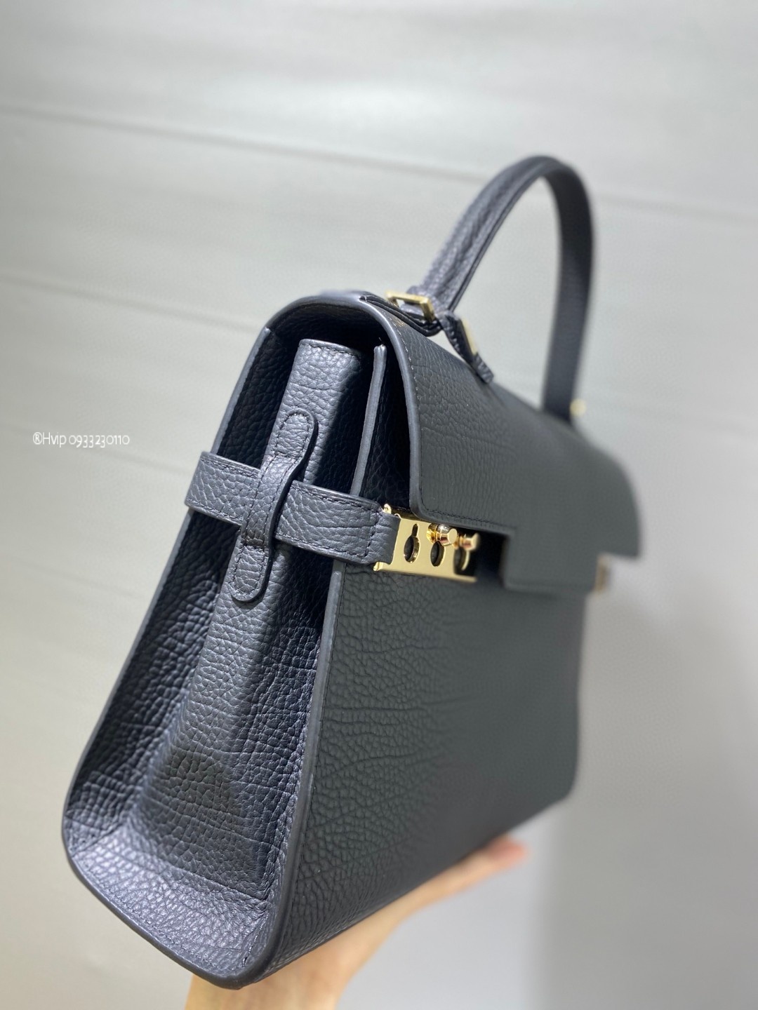 Copy of Delvaux Tempête MM in Crispy Calf AA0611AMF black GHW
