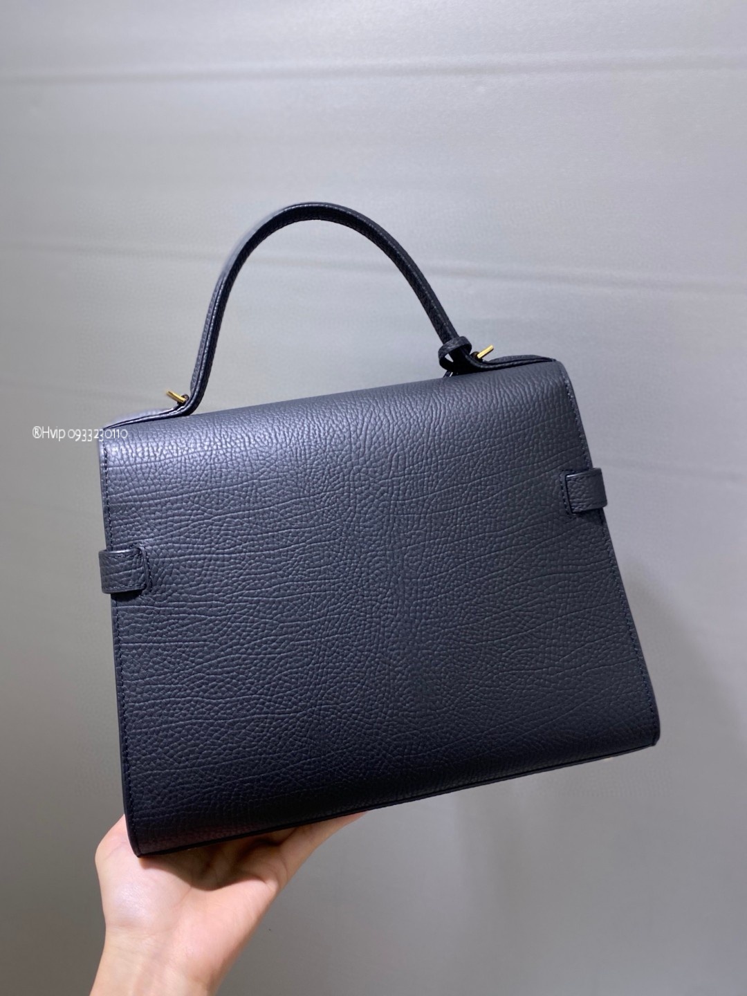 Copy of Delvaux Tempête MM in Crispy Calf AA0611AMF black GHW