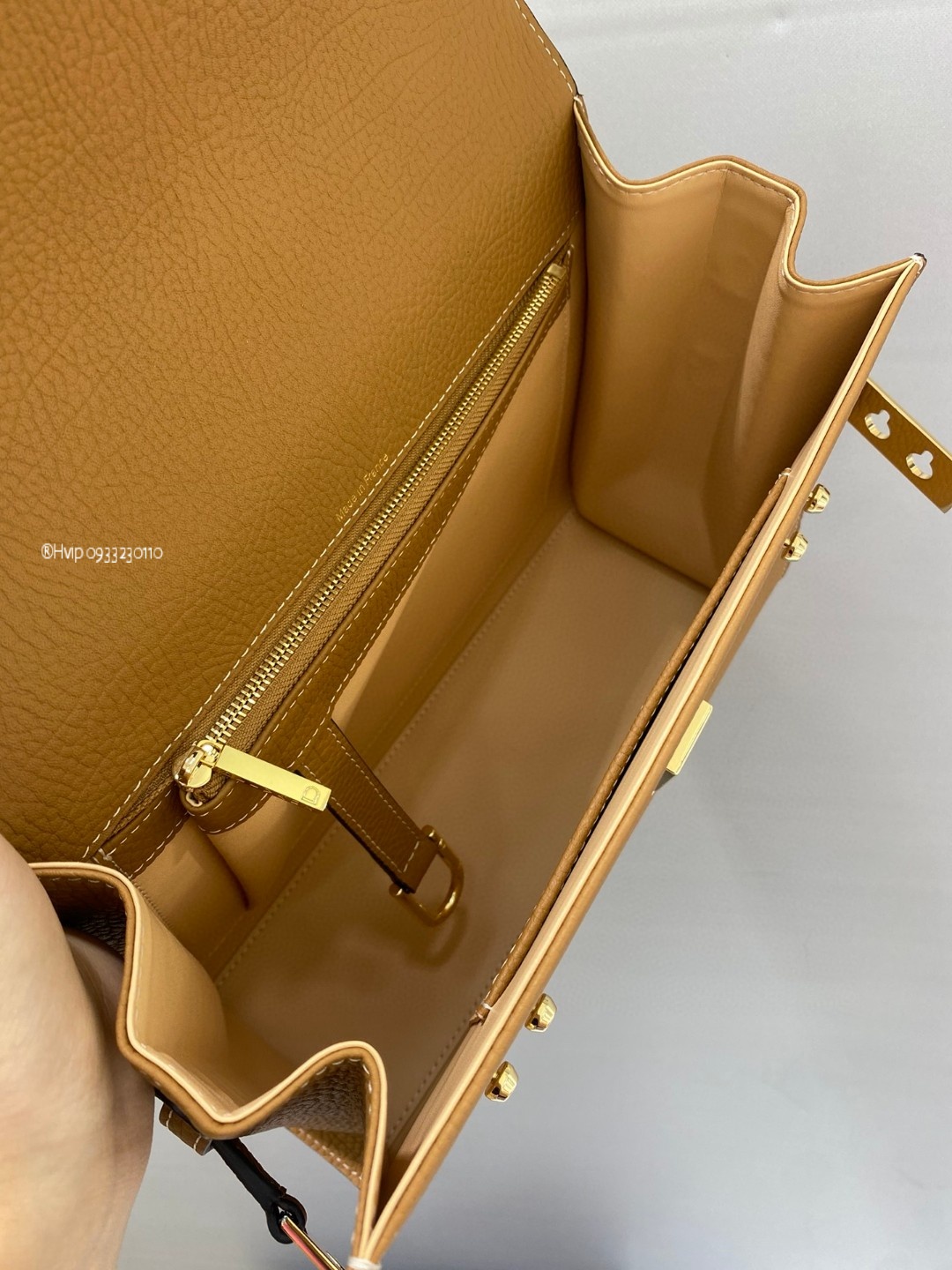 Delvaux Tempête MM in Crispy Calf AA0611AMF0ADNDO Vegetal - Ivory