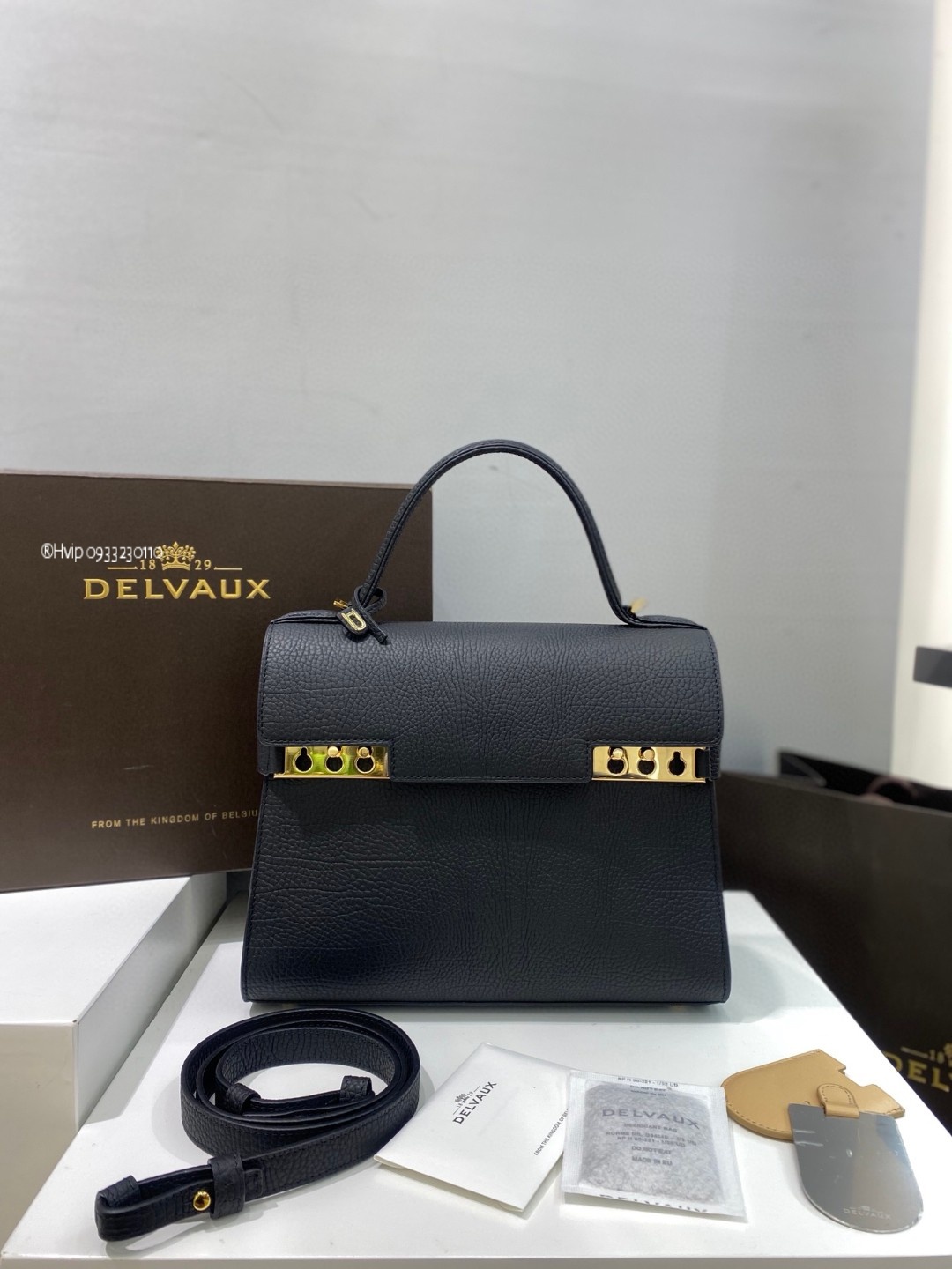 Copy of Delvaux Tempête MM in Crispy Calf AA0611AMF black GHW