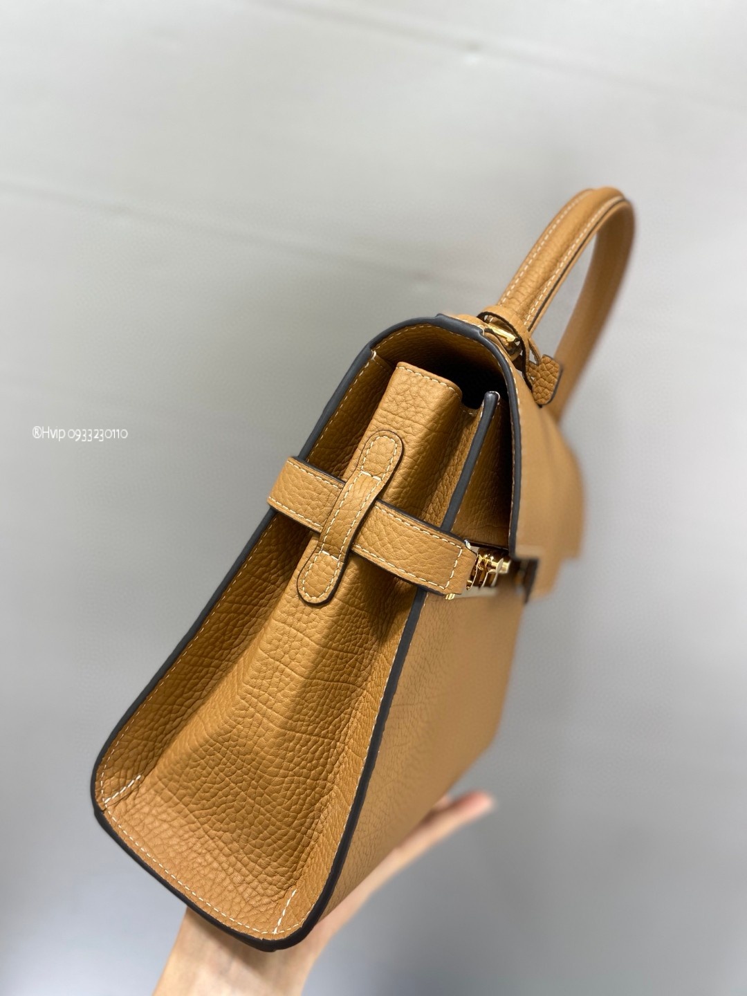 Delvaux Tempête MM in Crispy Calf AA0611AMF0ADNDO Vegetal - Ivory