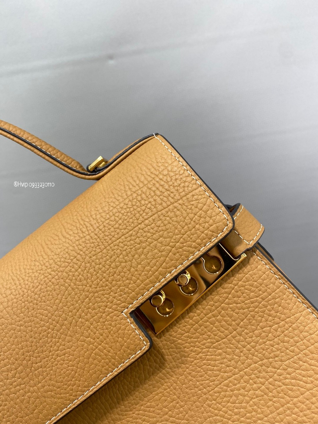 Delvaux Tempête MM in Crispy Calf AA0611AMF0ADNDO Vegetal - Ivory
