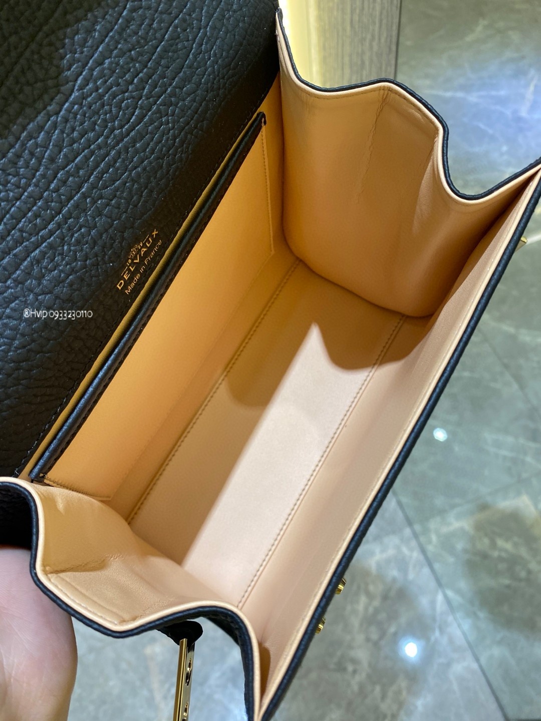 Delvaux Tempête PM in Crispy Calf leather AA0612AMF Black GHW