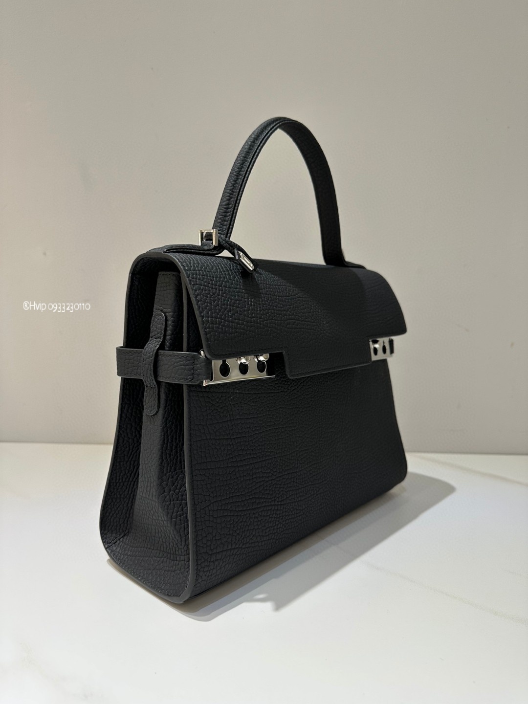 Delvaux Tempête MM in Crispy Calf AA0611AMF black PHW