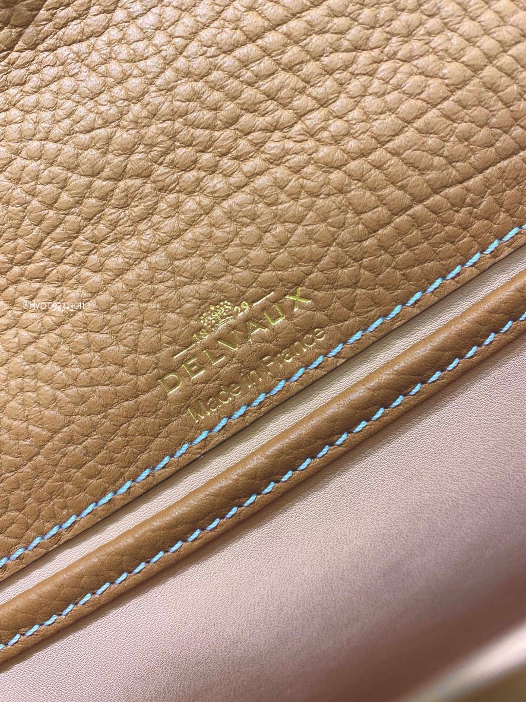 Delvaux Tempête PM in Crispy Calf leather AA0612AMF0ADNDO Vegetal - Ivory