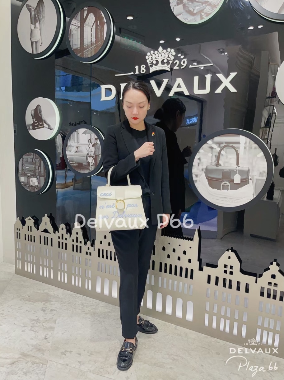 Delvaux L'Humour MM in Box Calf AA0661AAM
