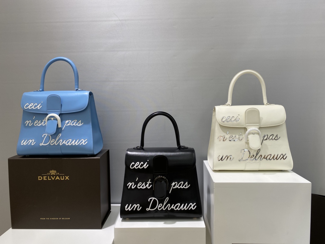 Delvaux L'Humour MM in Box Calf AA0661AAM099ZPN black