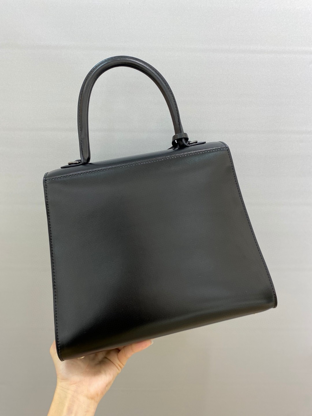 Delvaux L'Humour MM in Box Calf AA0661AAM099ZPN black