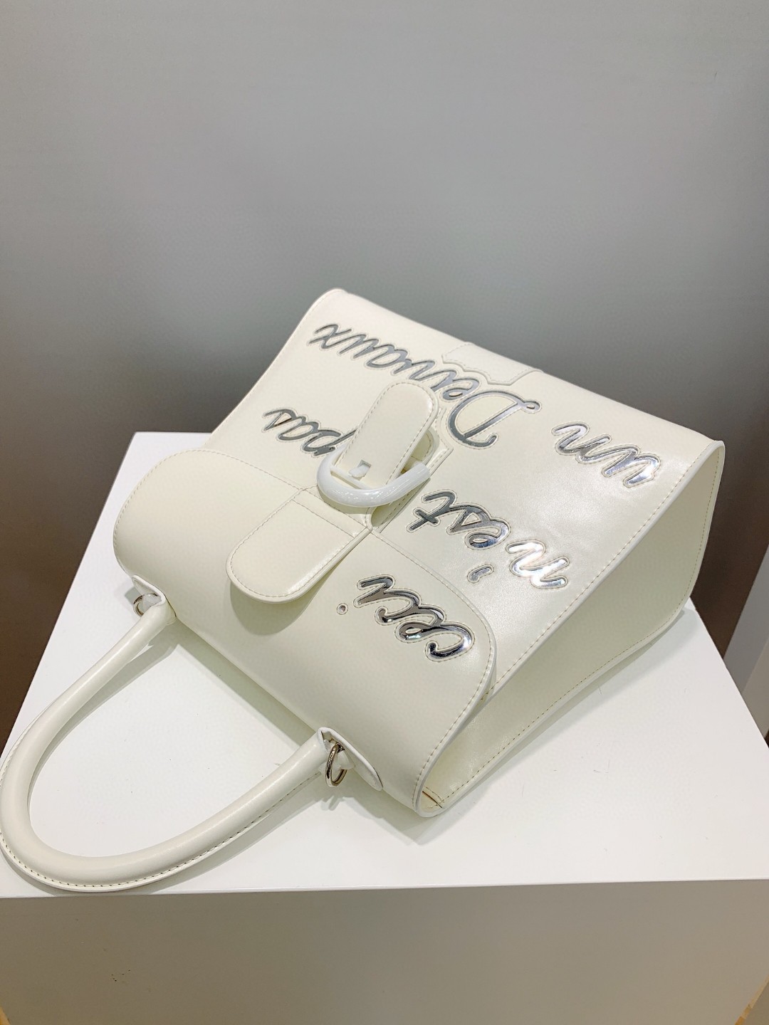 Delvaux L'Humour MM in Box Calf AA0661AAM white