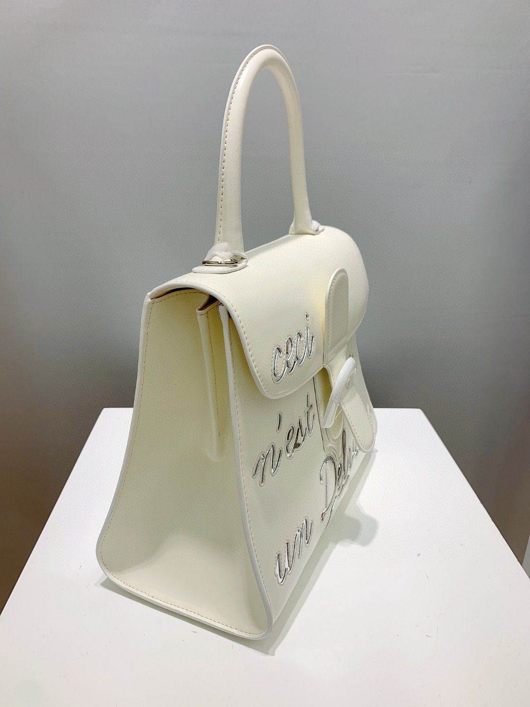 Delvaux L'Humour MM in Box Calf AA0661AAM white