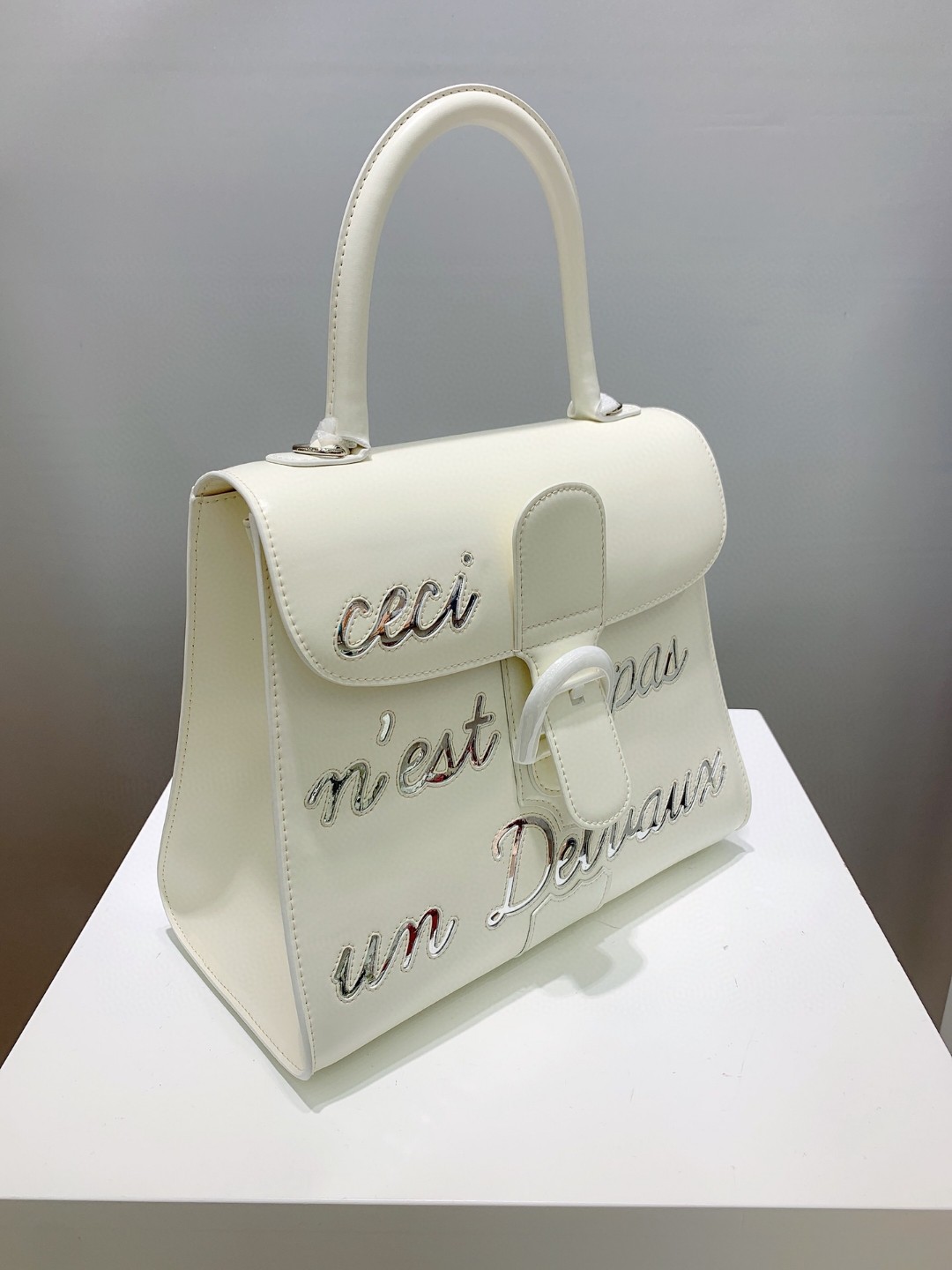 Delvaux L'Humour MM in Box Calf AA0661AAM white