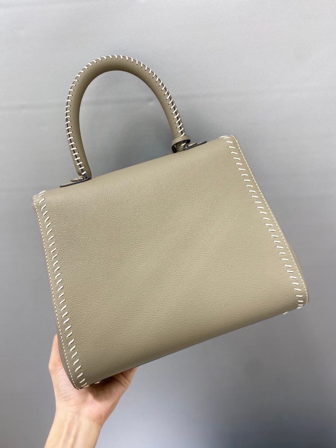 Delvaux Brillant MM Flywheel 2021 grey
