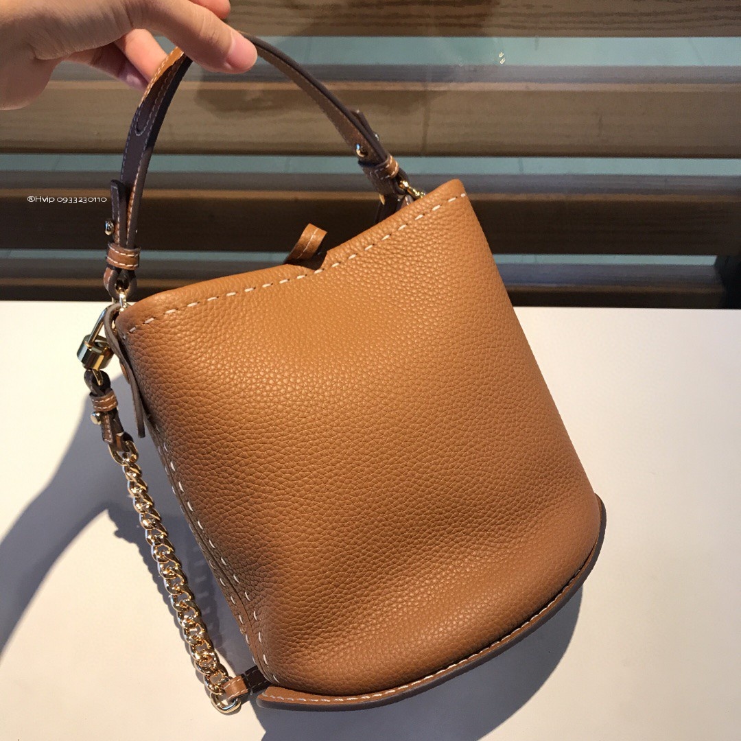 Delvaux Pin Mini Bucket Surpiquéen Taurillon Soft AA0607ATT0ADNDO Vegetal - Ivory