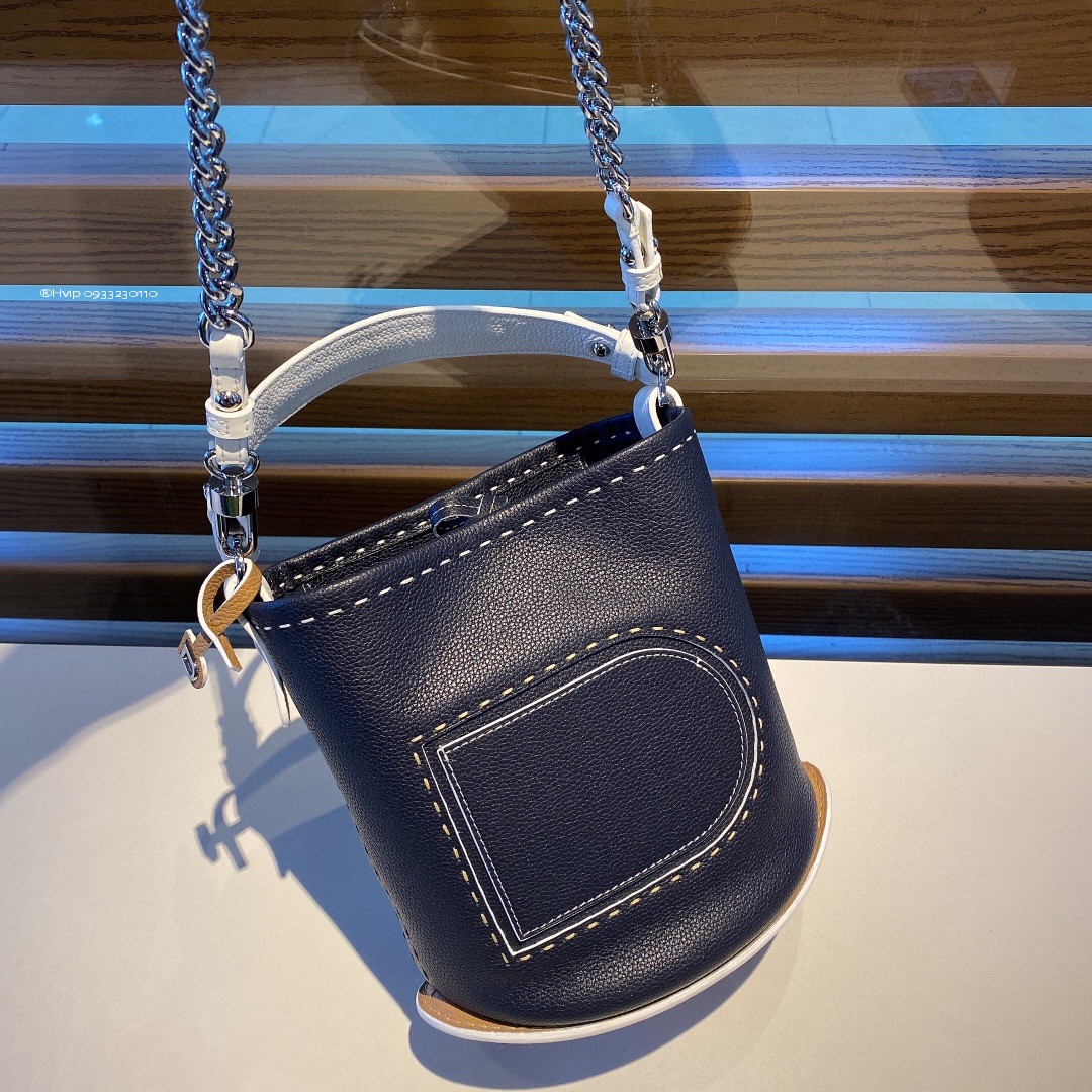 Delvaux Pin Mini Bucket Surpiquéen Taurillon Soft AA0607ATT blue