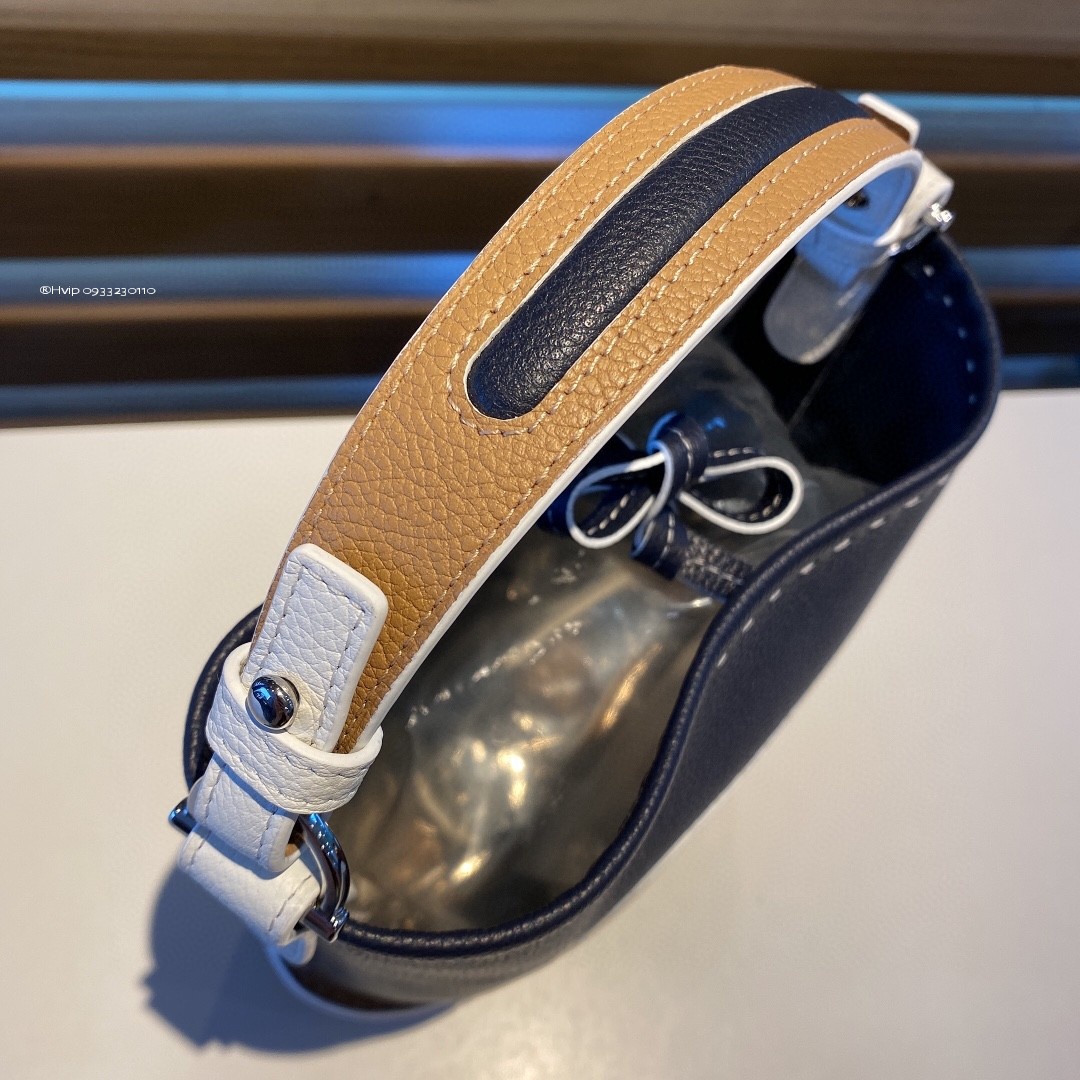 Delvaux Pin Mini Bucket Surpiquéen Taurillon Soft AA0607ATT blue