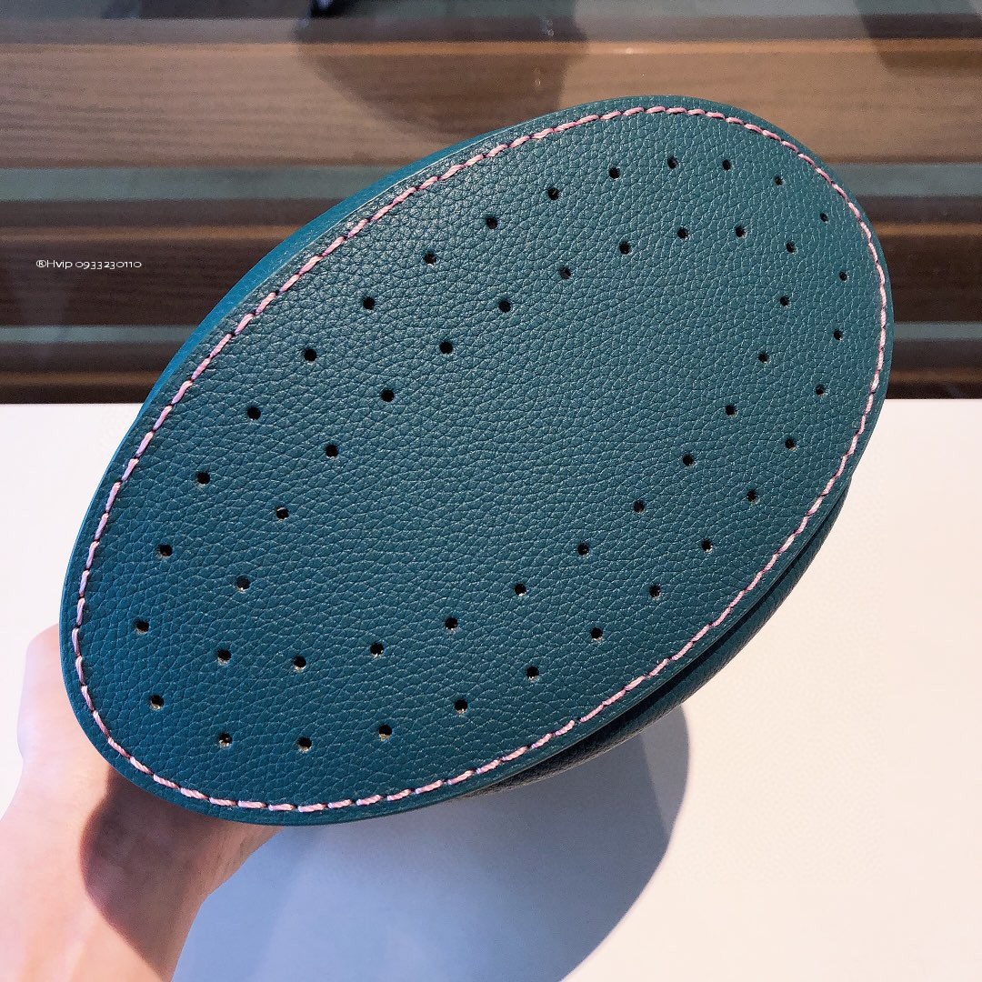 Delvaux Pin Mini Bucket Surpiquéen Taurillon Soft AA0607ATT