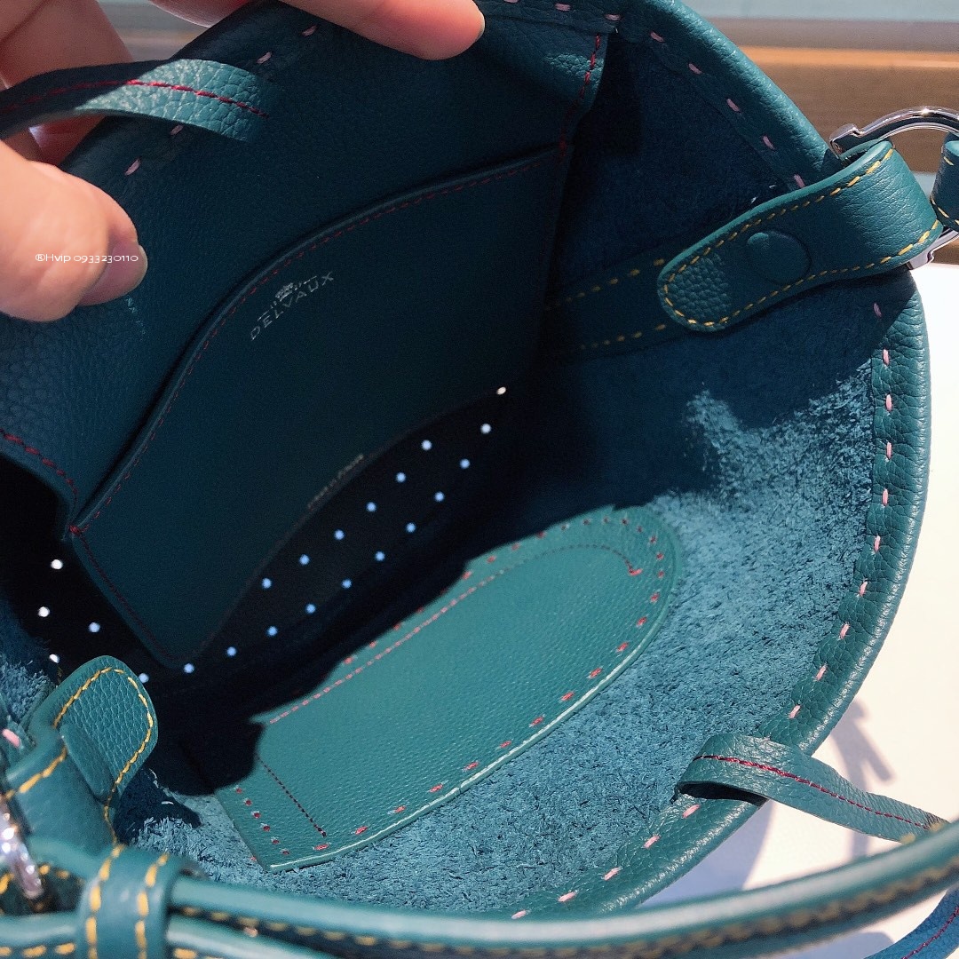 Delvaux Pin Mini Bucket Surpiquéen Taurillon Soft AA0607ATT