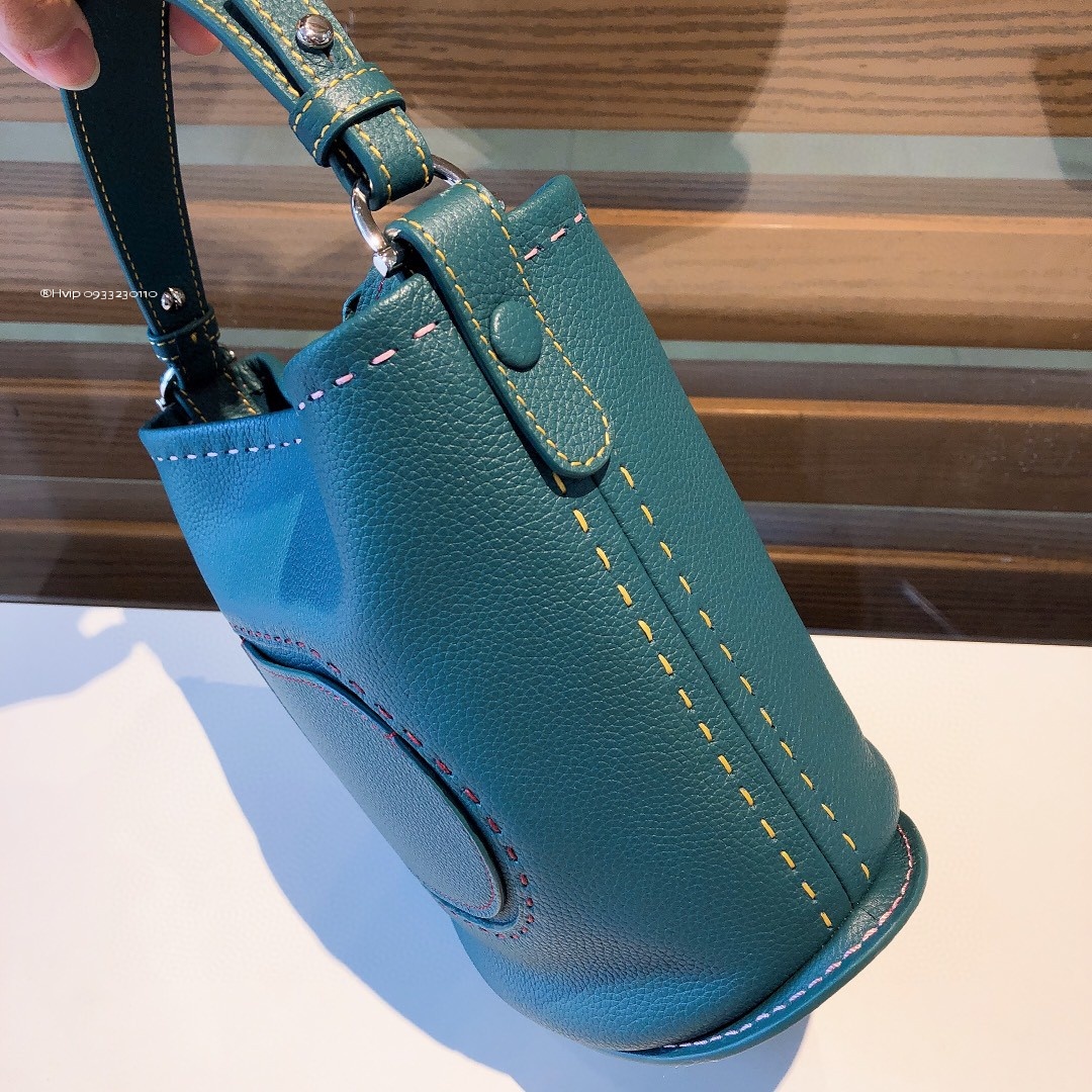 Delvaux Pin Mini Bucket Surpiquéen Taurillon Soft AA0607ATT