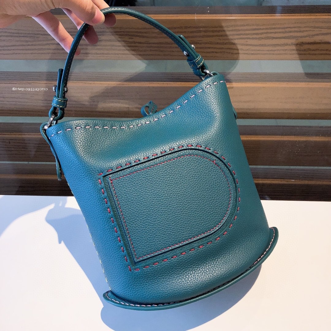 Delvaux Pin Mini Bucket Surpiquéen Taurillon Soft AA0607ATT