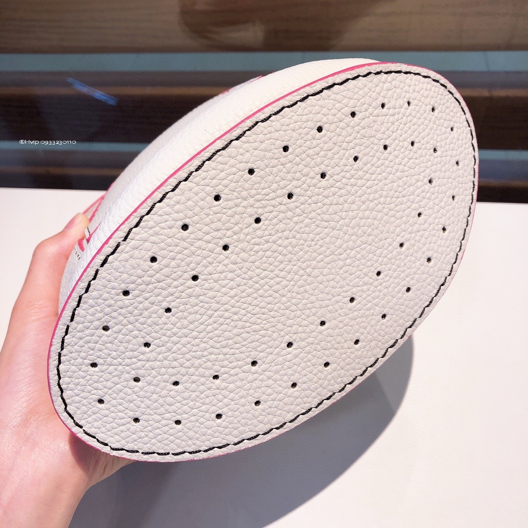 Delvaux Pin Mini Bucket Surpiquéen Taurillon Soft AA0607ATT0ADNDO white