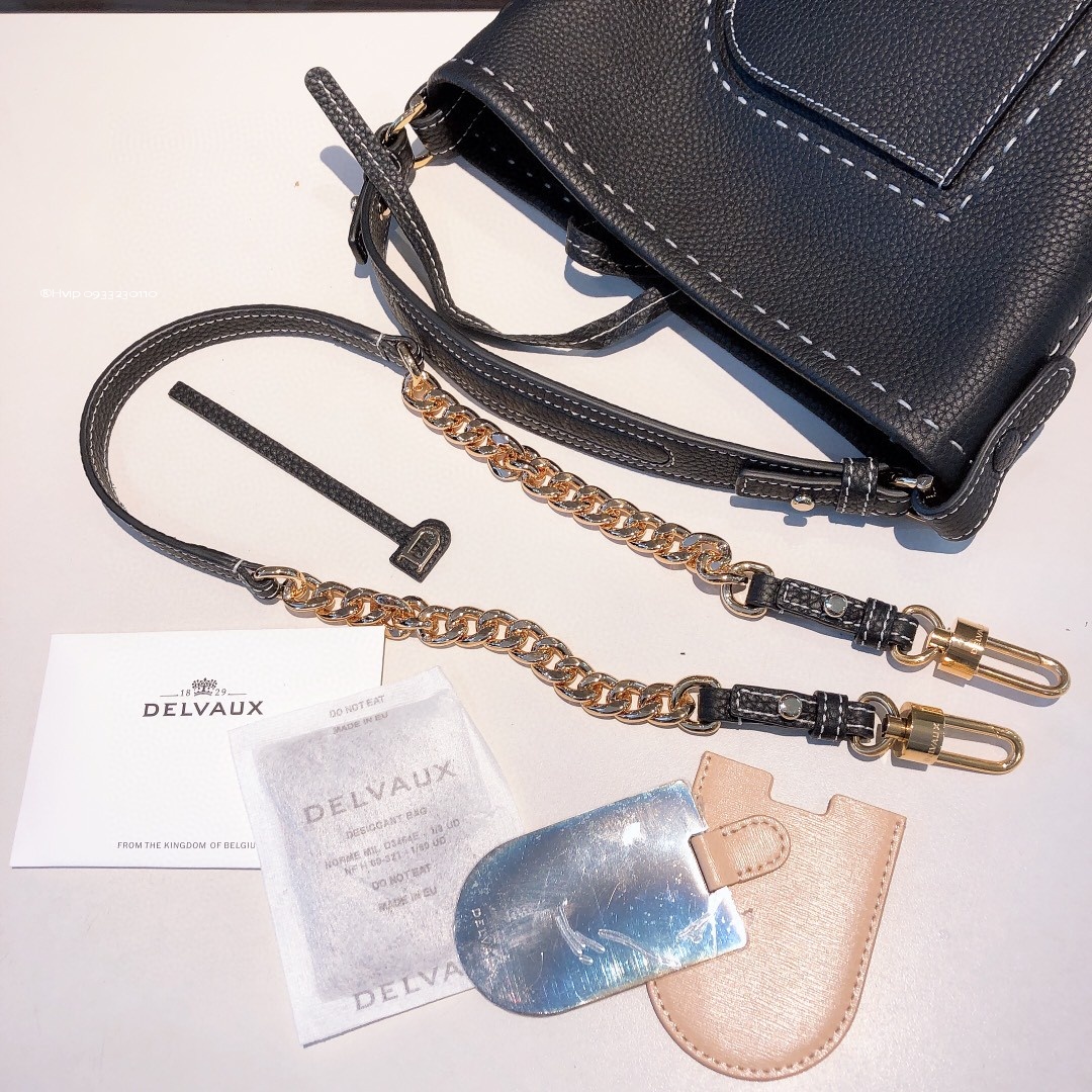 Delvaux Pin Mini Bucket Surpiquéen Taurillon Soft AA0607ATT0ADNDO black