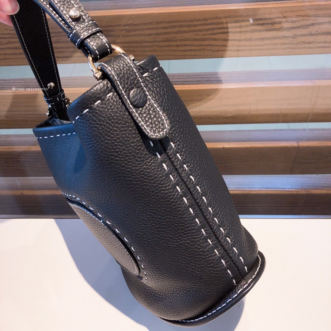 Delvaux Pin Mini Bucket Surpiquéen Taurillon Soft AA0607ATT0ADNDO black