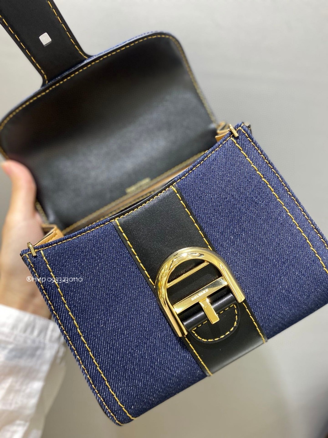 Delvaux Brillant trench pm denim blue