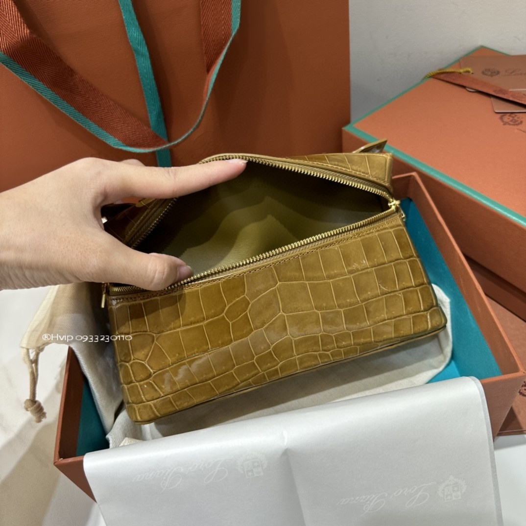 Loro Piana Extra Pocket L19 crocodile