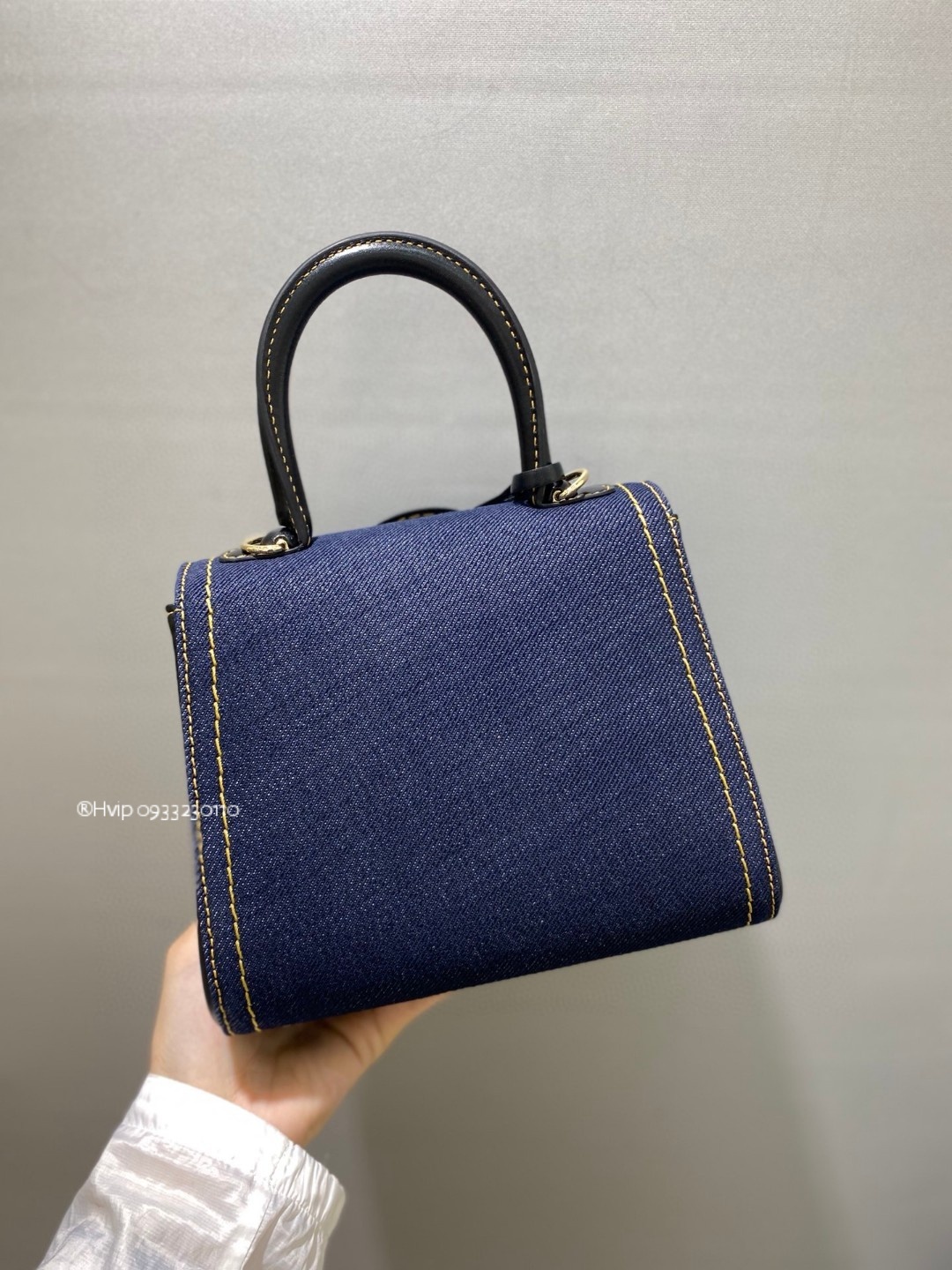Delvaux Brillant trench pm denim blue