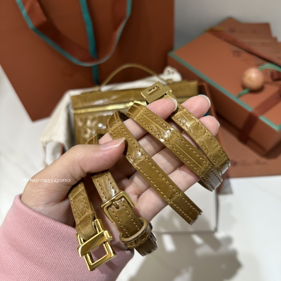 Loro Piana Extra Pocket L19 crocodile