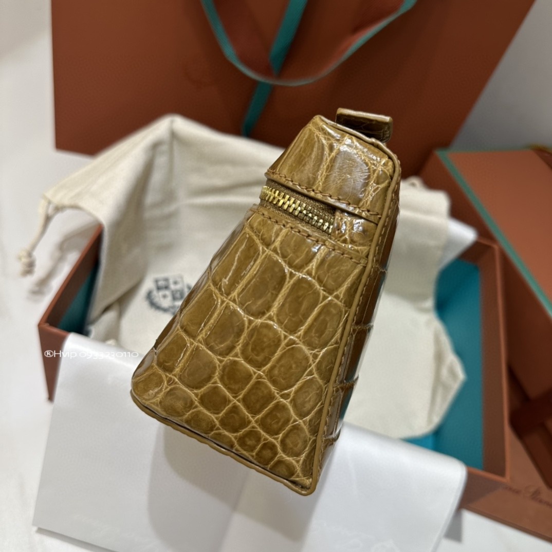 Loro Piana Extra Pocket L19 crocodile