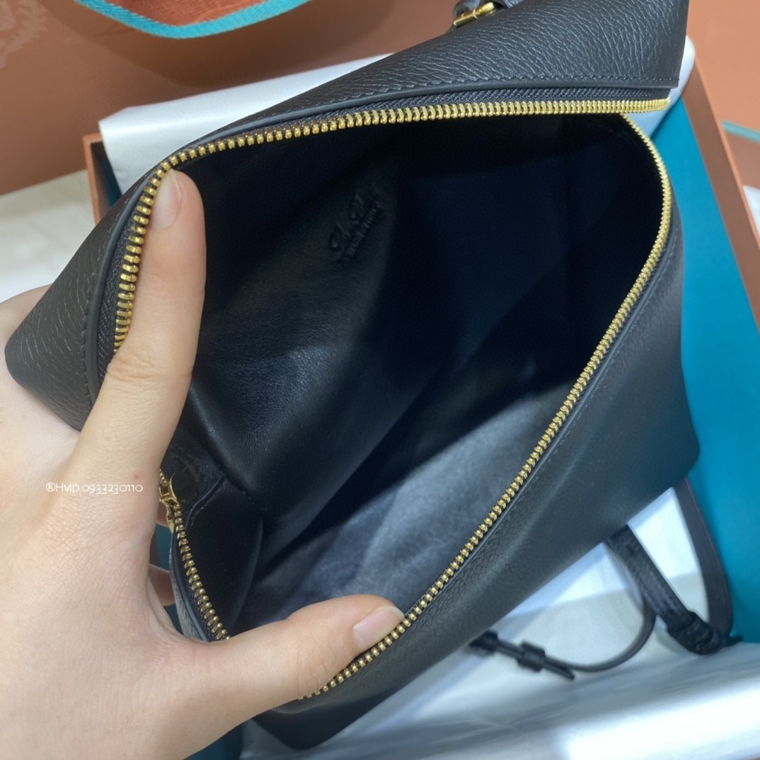 Loro Piana Extra Pocket backpack L23.5 Grained Calfskin black (8000)FAN4041