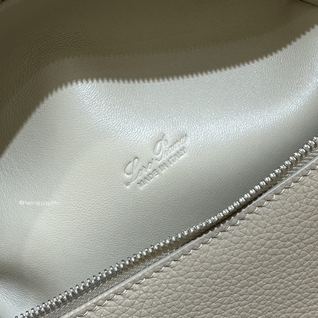 Loro Piana Extra Pocket backpack L23.5 Grained Calfskin FAN4041