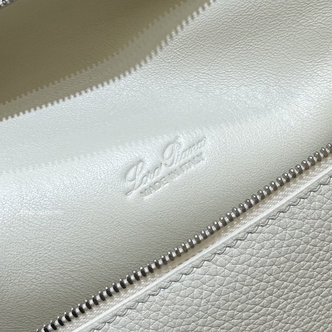 Loro Piana Extra Pocket backpack L23.5 Grained Calfskin FAN4041