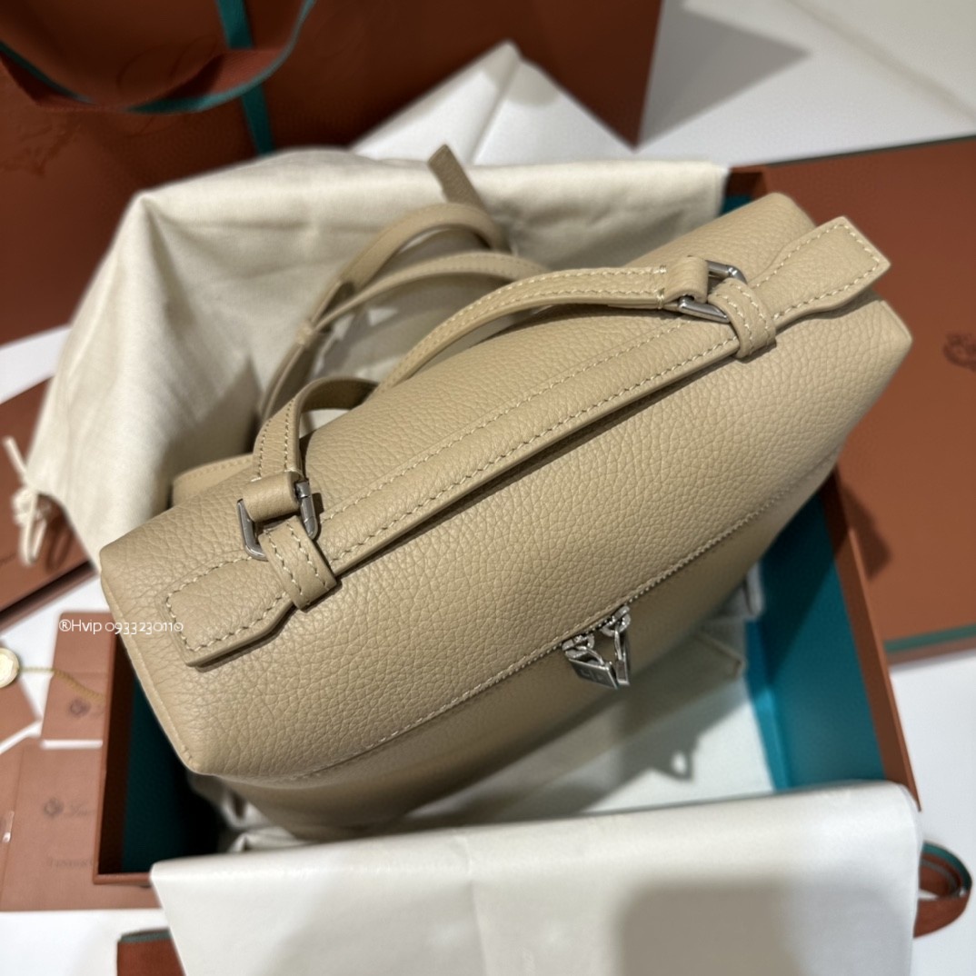 Loro Piana Extra Pocket backpack L23.5 Grained Calfskin FAN4041