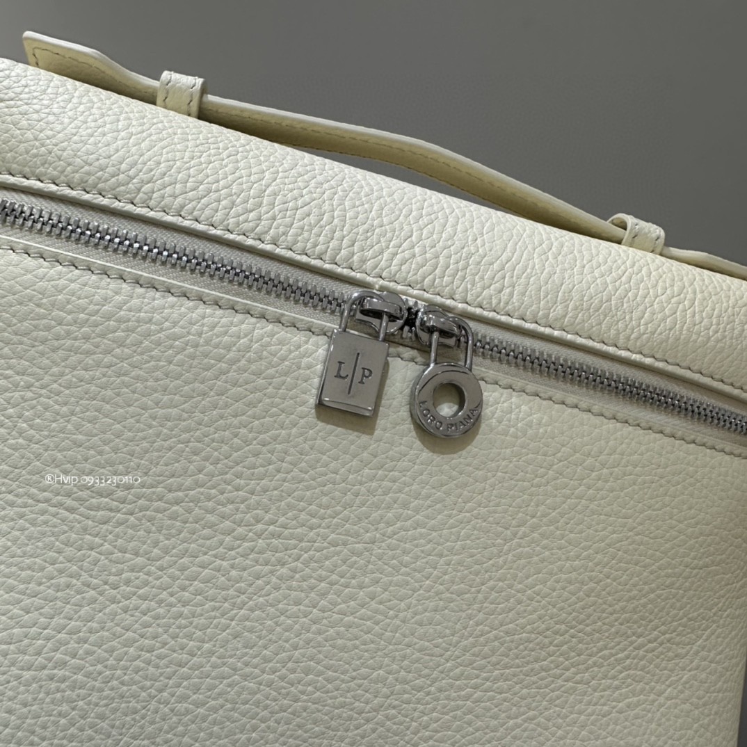 Loro Piana Extra Pocket backpack L23.5 Grained Calfskin FAN4041