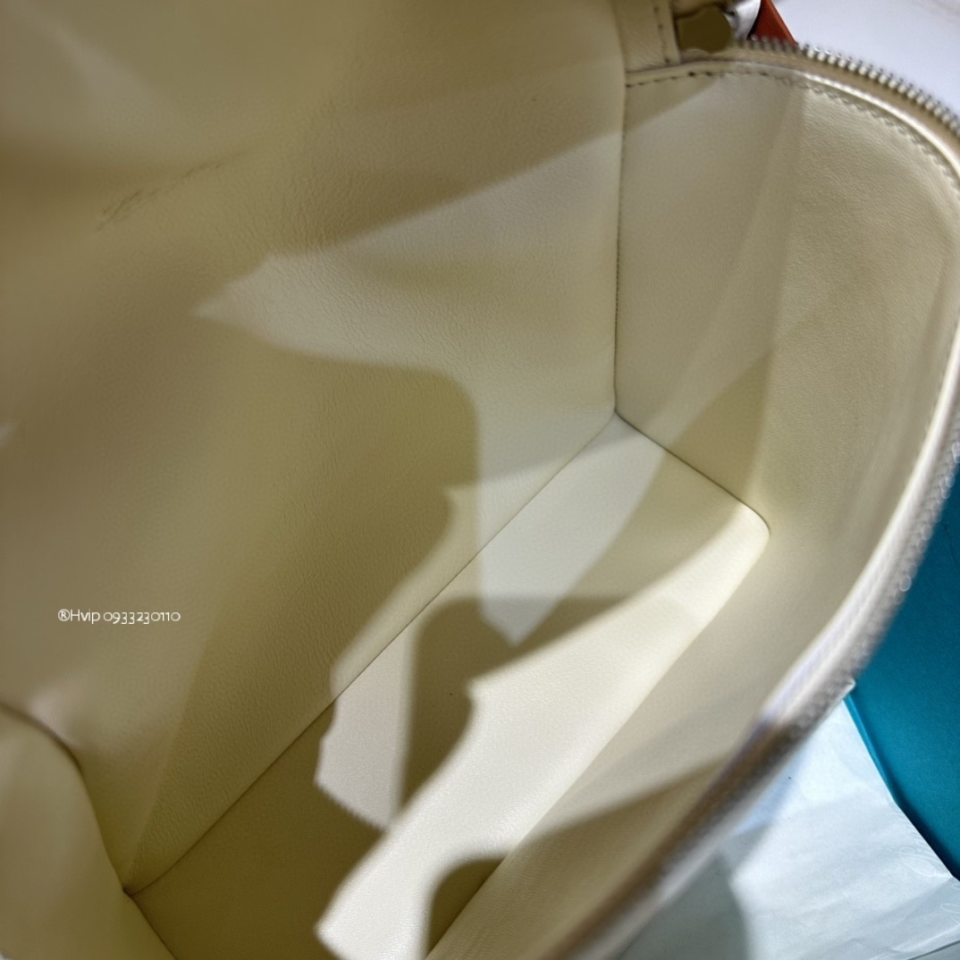 Loro Piana Extra Pocket backpack L23.5 Grained Calfskin FAN4041