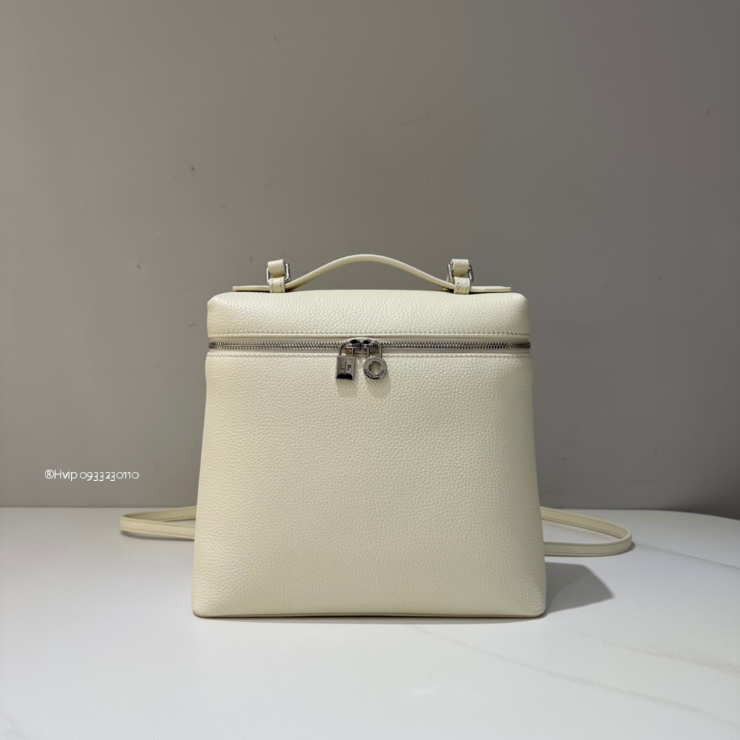 Loro Piana Extra Pocket backpack L23.5 Grained Calfskin FAN4041