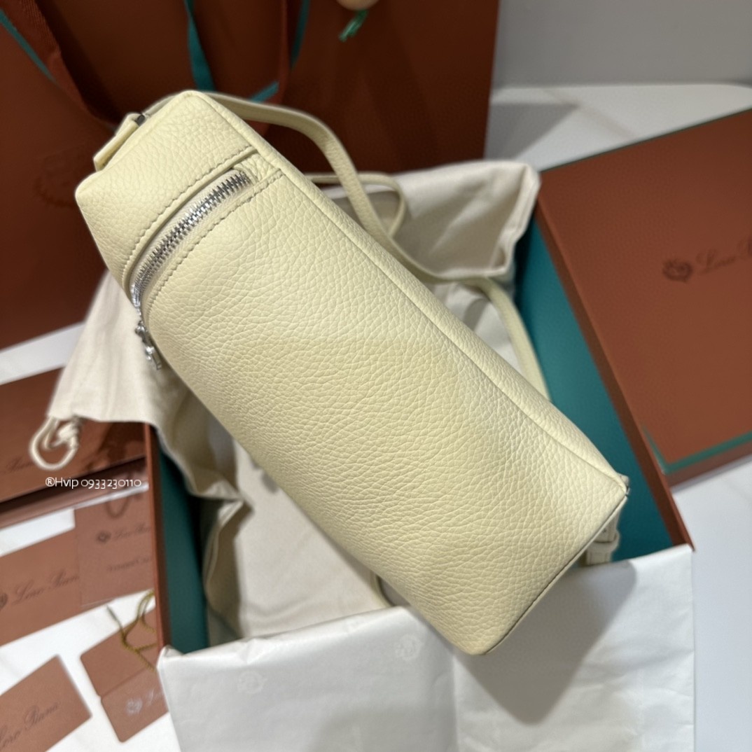 Loro Piana Extra Pocket backpack L23.5 Grained Calfskin FAN4041