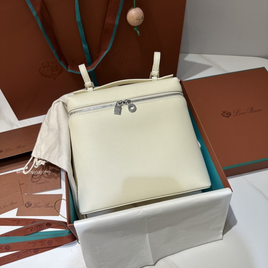 Loro Piana Extra Pocket backpack L23.5 Grained Calfskin FAN4041