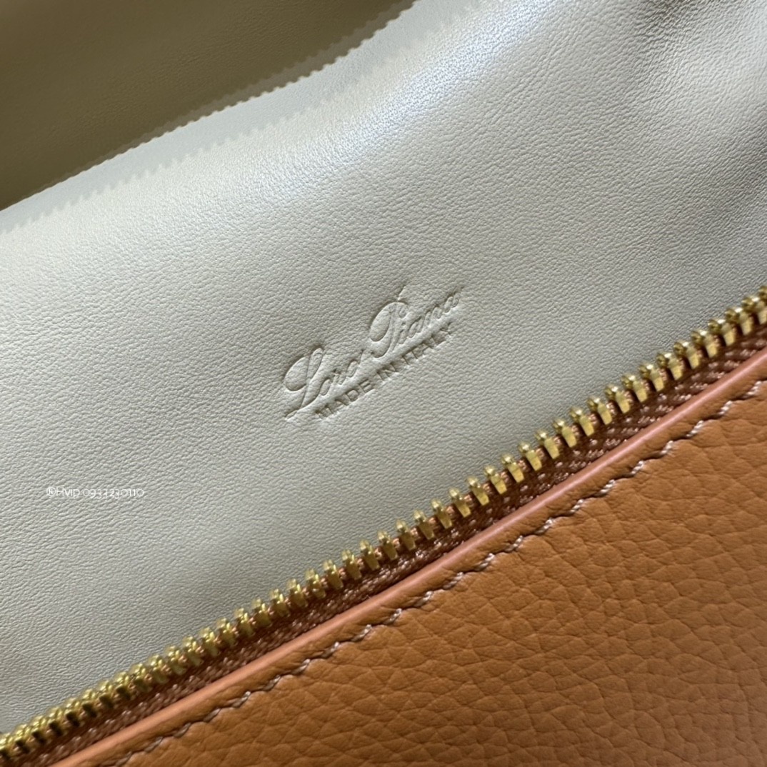 Loro Piana Extra Pocket backpack L23.5 Grained Calfskin FAN4041